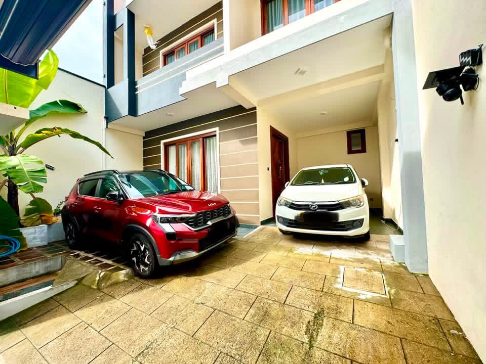 Two Storey House for Sale at Pipiliyana