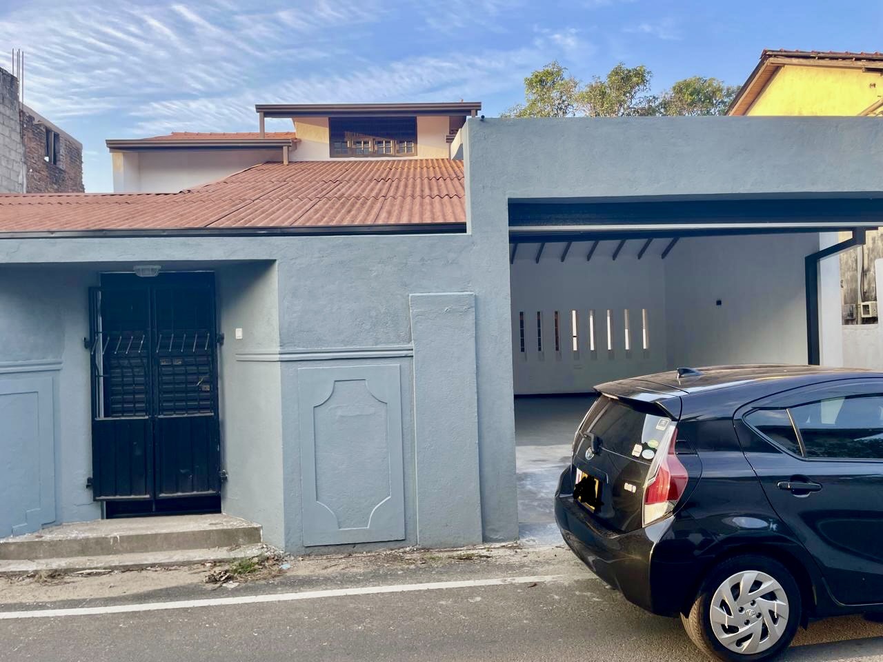 𝐃𝐄𝐋𝐊𝐀𝐍𝐃𝐀 – 𝐑𝐀𝐓𝐇𝐀𝐍𝐀𝐏𝐈𝐓𝐈𝐘𝐀 𝐏𝐑𝐄𝐌𝐈𝐔𝐌 𝐋𝐀𝐊𝐄 𝐕𝐈𝐄𝐖 𝐅𝐀𝐌𝐈𝐋𝐘 𝐇𝐎𝐌𝐄 𝐅𝐎𝐑 𝐒𝐀𝐋𝐄