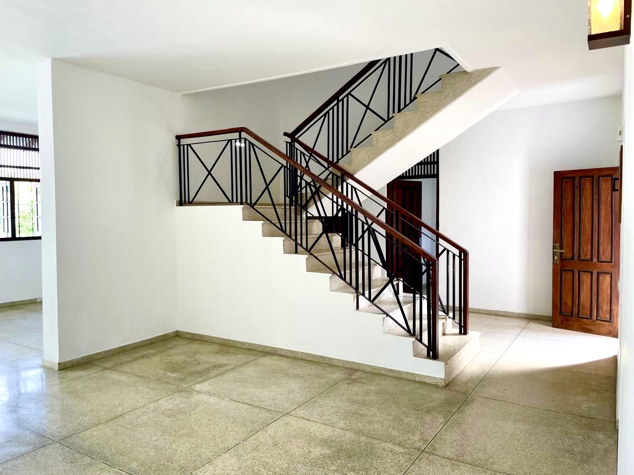 𝐃𝐄𝐋𝐊𝐀𝐍𝐃𝐀 – 𝐑𝐀𝐓𝐇𝐀𝐍𝐀𝐏𝐈𝐓𝐈𝐘𝐀 𝐏𝐑𝐄𝐌𝐈𝐔𝐌 𝐋𝐀𝐊𝐄 𝐕𝐈𝐄𝐖 𝐅𝐀𝐌𝐈𝐋𝐘 𝐇𝐎𝐌𝐄 𝐅𝐎𝐑 𝐒𝐀𝐋𝐄